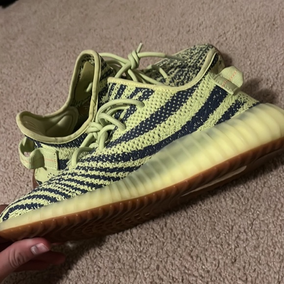 Yeezy 350 v2 frozen yellow size 8 - Picture 3 of 11